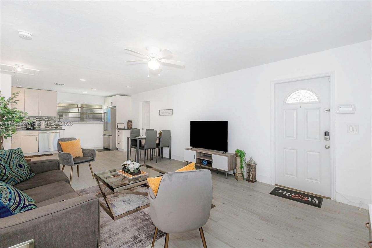 201 Columbus Pkwy , Hollywood, FL 33021 Photo