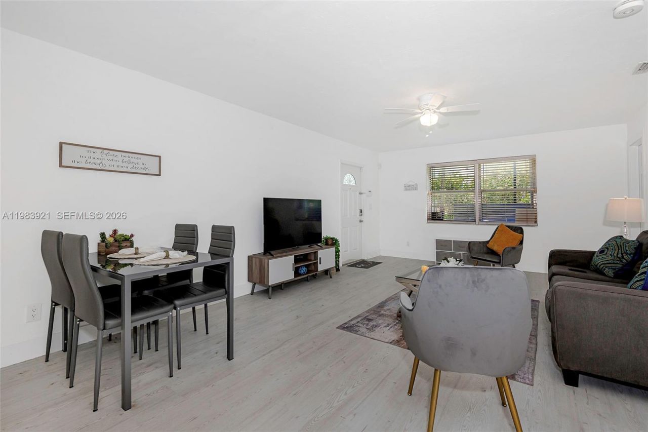 201 Columbus Pkwy , Hollywood, FL 33021 Photo