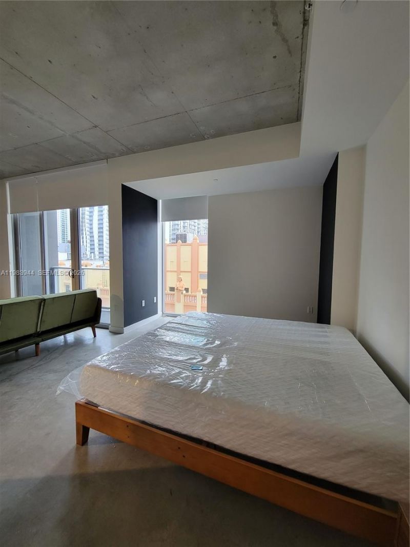 151 SE 1st St , Unit 1507, Miami, FL 33131 Photo