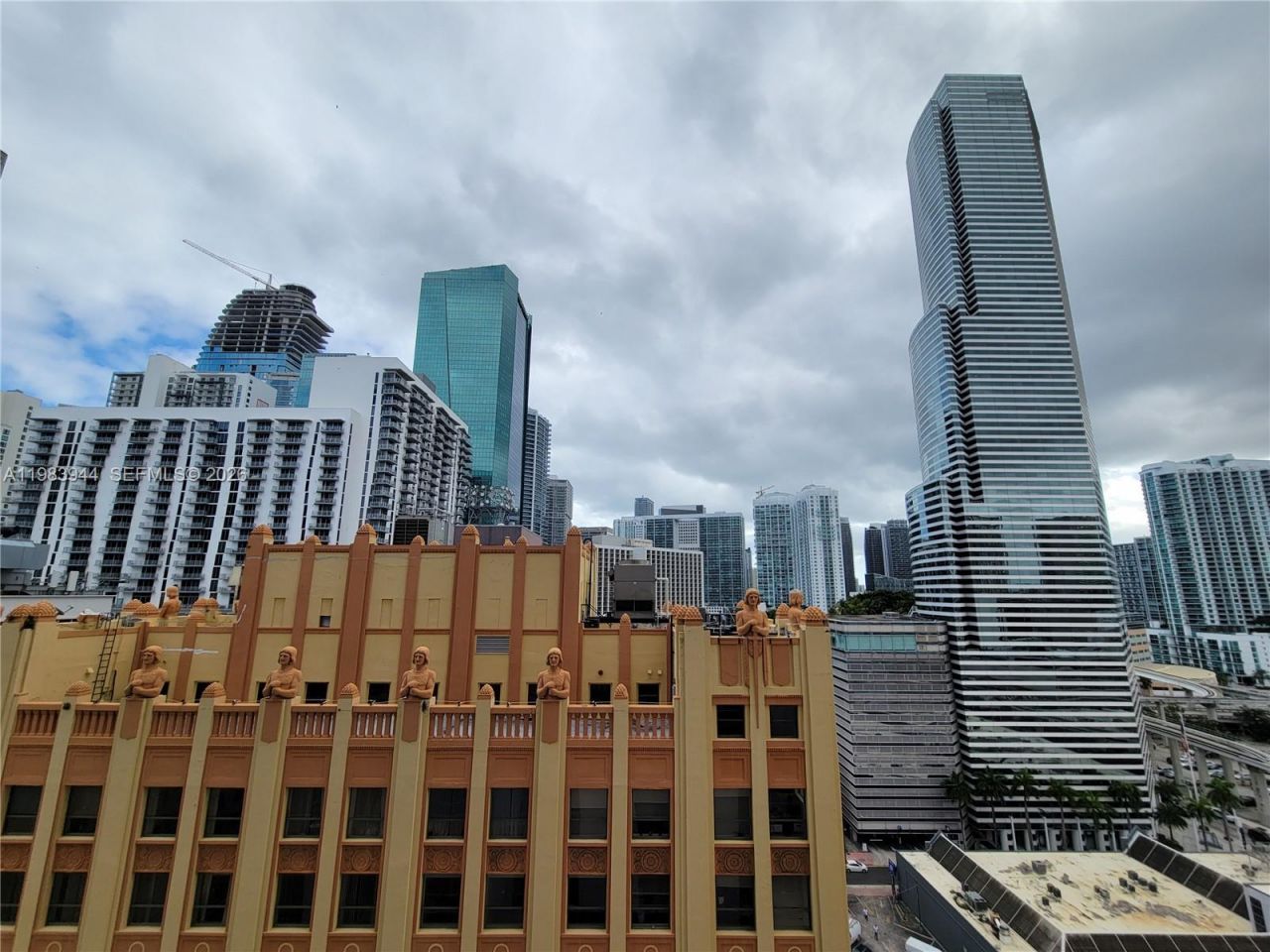 151 SE 1st St , Unit 1507, Miami, FL 33131 Photo