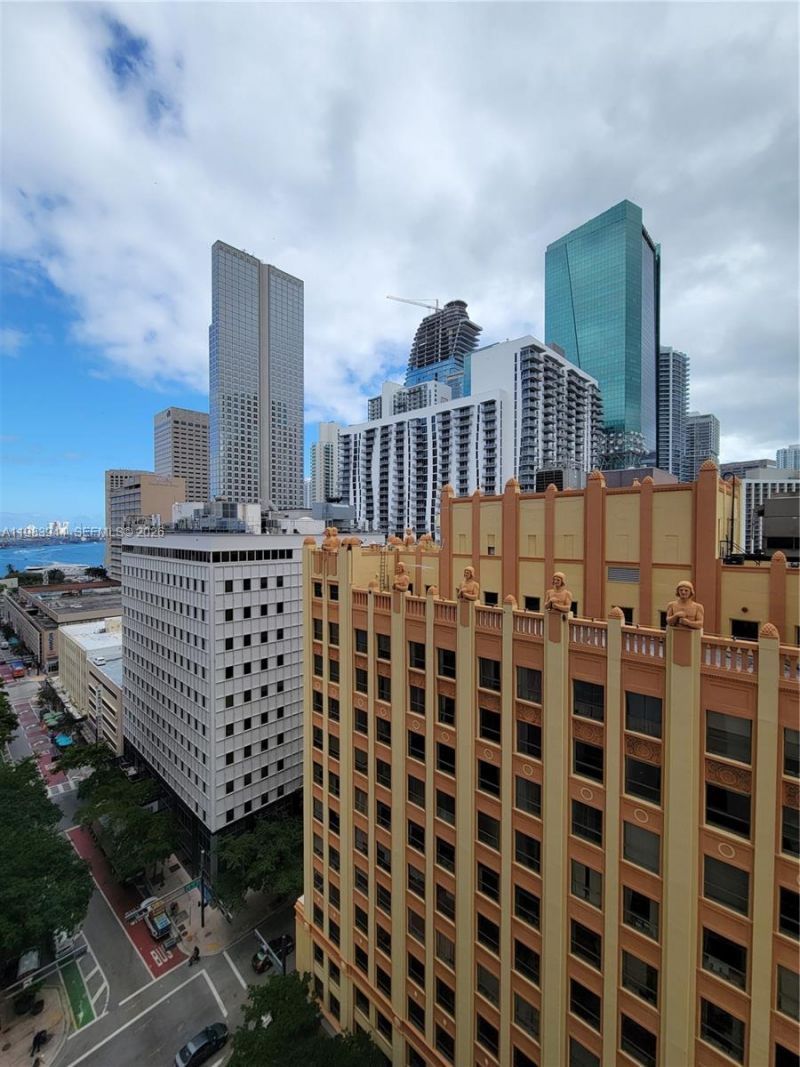 151 SE 1st St , Unit 1507, Miami, FL 33131 Photo