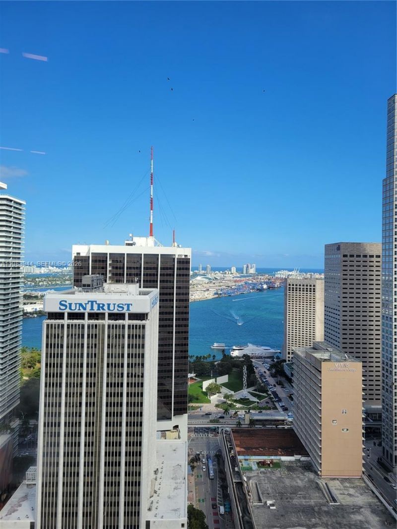 151 SE 1st St , Unit 1507, Miami, FL 33131 Photo