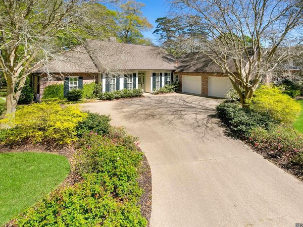 5845 S Shore Dr, Baton Rouge, LA 70817