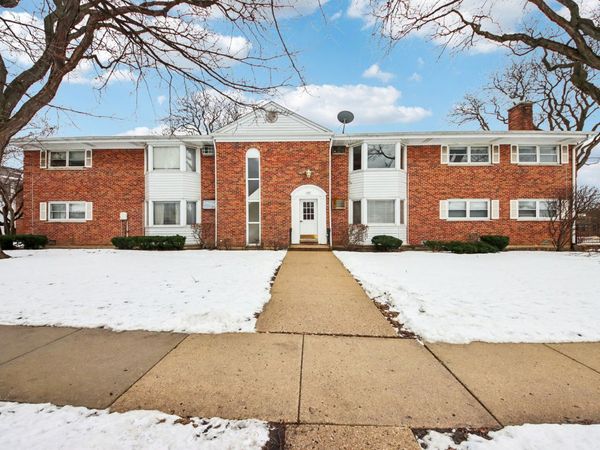 527 W Eastman Street , Unit 2C, Arlington Heights, IL 60005