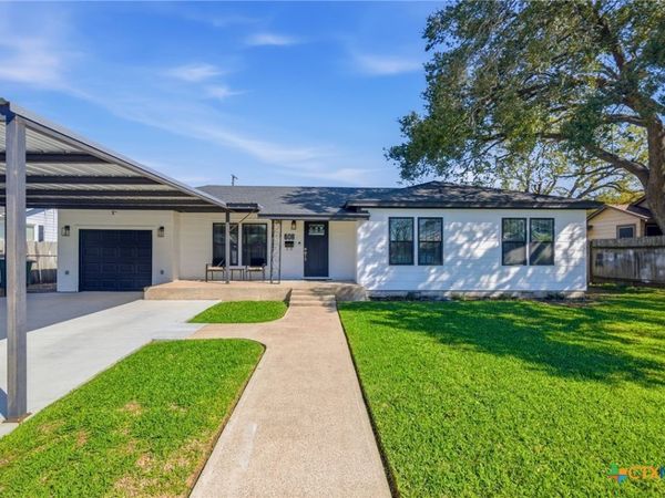 608 E Rosebud Avenue, Victoria, TX 77901