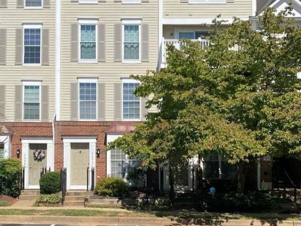 46934 COURTYARD SQUARE, Unit 300, STERLING, VA 20164