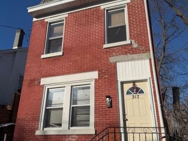 217 E CHESTNUT STREET , NORRISTOWN, PA 19401