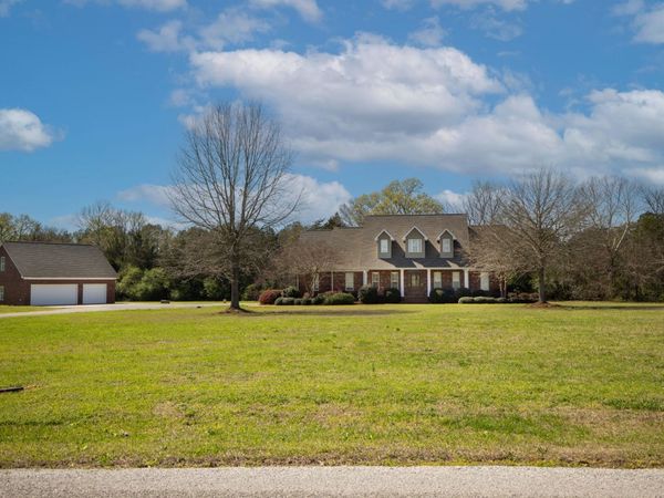 358 Sunnyland, Starkville, MS 39759