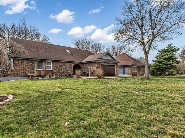 1261 NE 81st Street, Kansas City, MO 64118