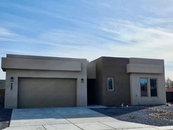 2312 Los Amigos Lane NW, Albuquerque, NM 87104