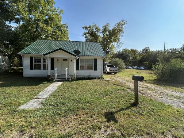 95 Front St , Stewart, TN 37175