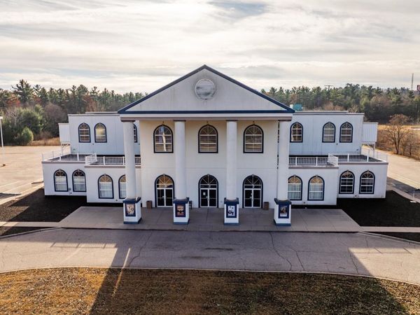 430 W Munroe Avenue, Wisconsin Dells, WI 53965