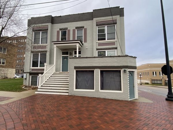 120-122 N Spring Street , Elgin, IL 60120