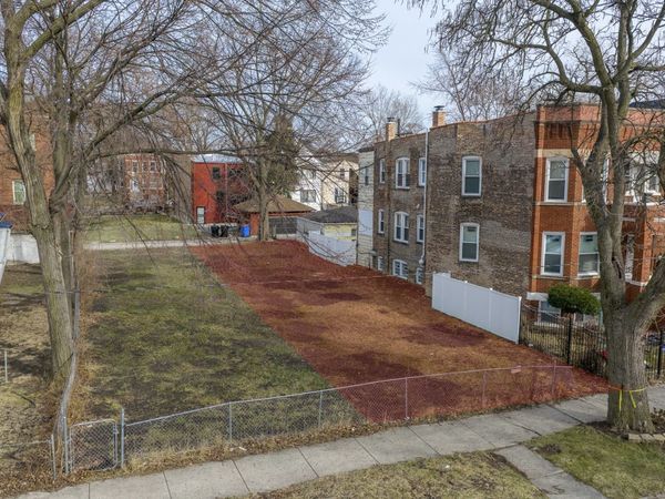 555 N Leclaire Avenue , Chicago, IL 60644