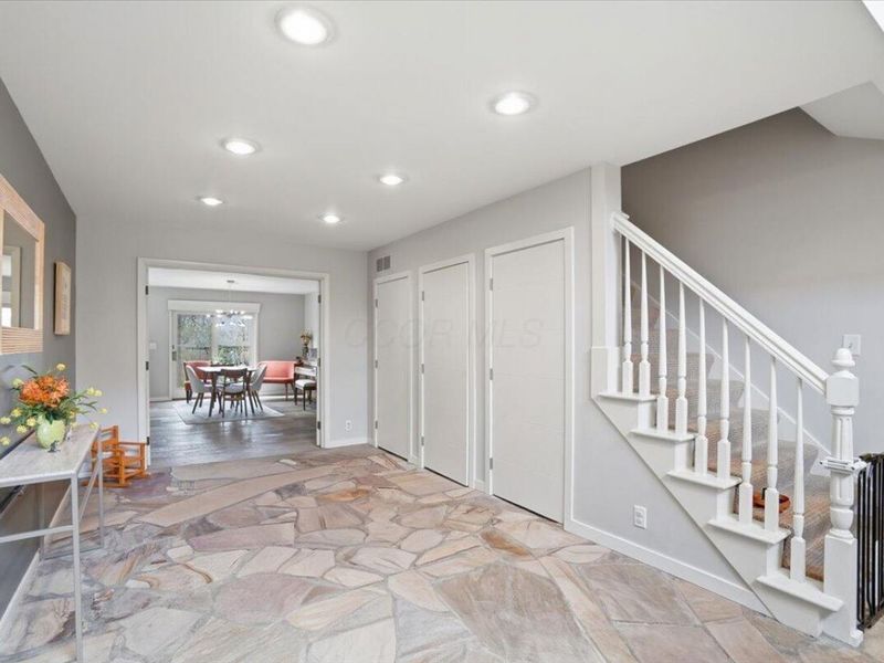 93 Forest Ridge Court, Columbus, OH 43235 Photo 4