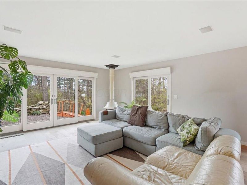 93 Forest Ridge Court, Columbus, OH 43235 Photo 7