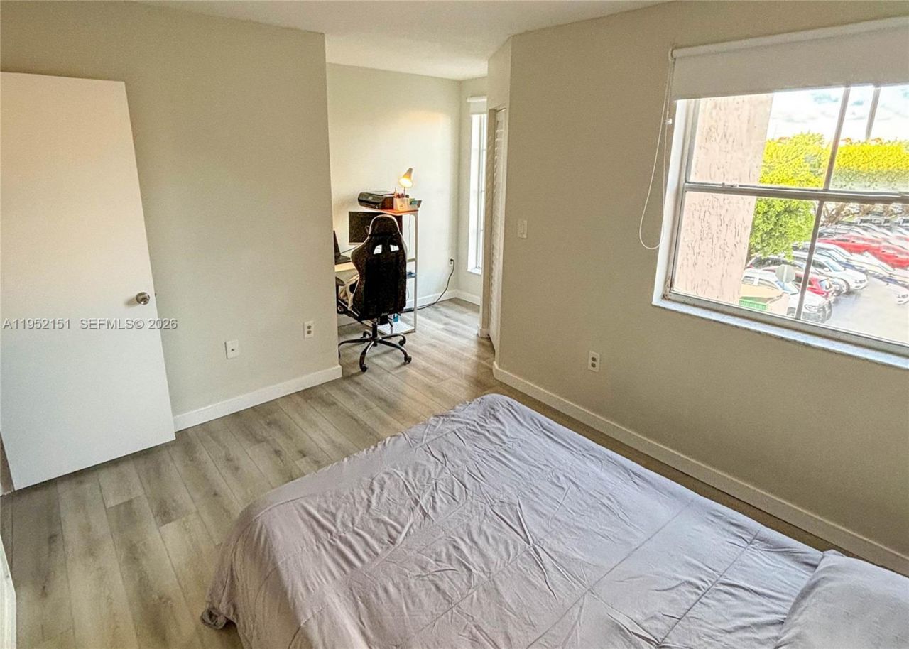 650 NW 86th Pl, Unit 3-209, Miami, FL 33126 Photo