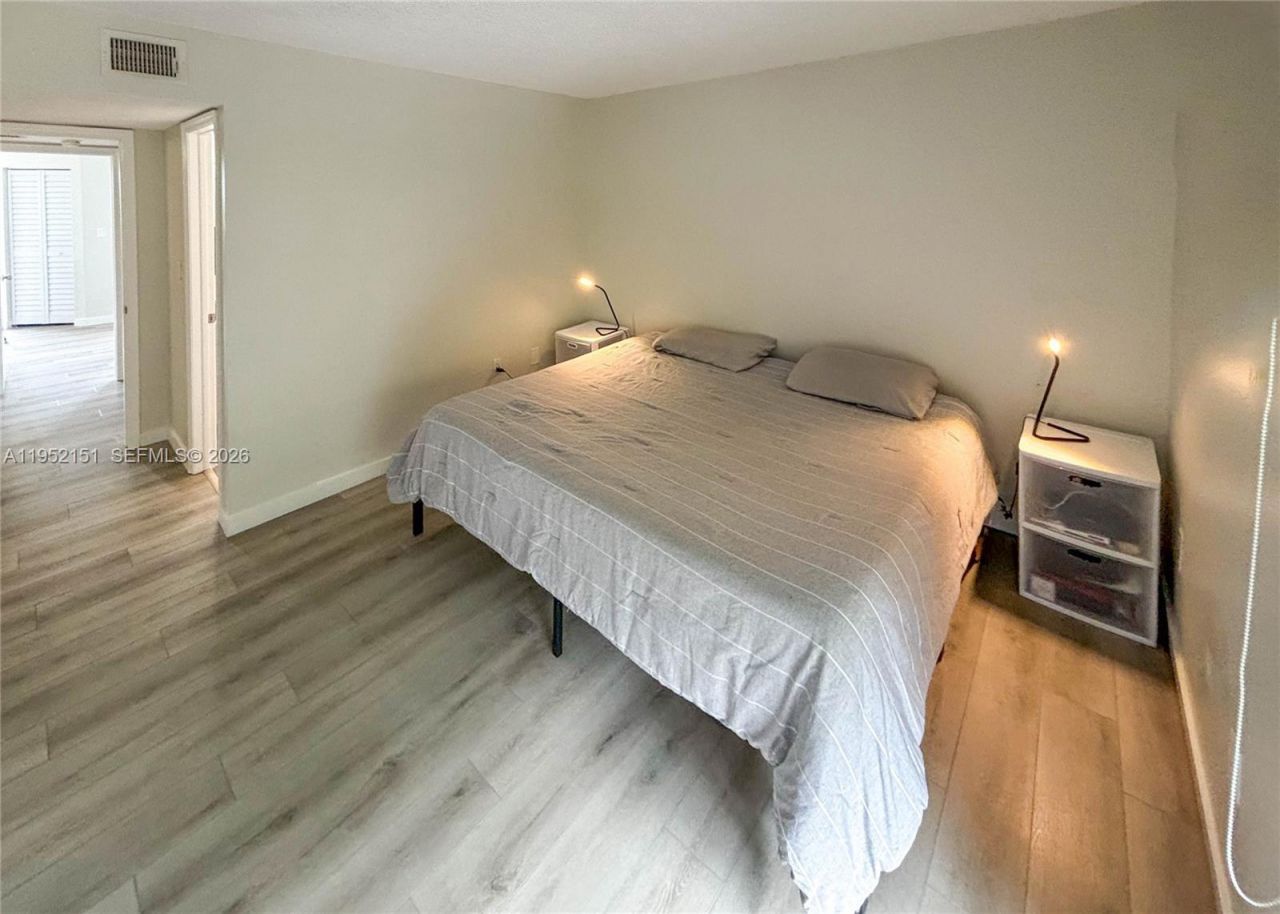 650 NW 86th Pl, Unit 3-209, Miami, FL 33126 Photo