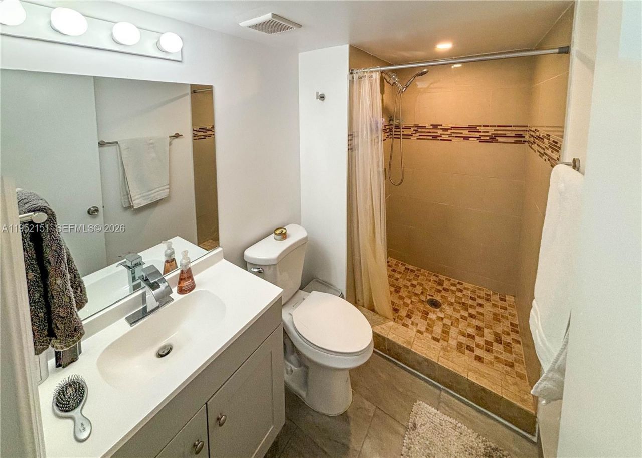 650 NW 86th Pl, Unit 3-209, Miami, FL 33126 Photo