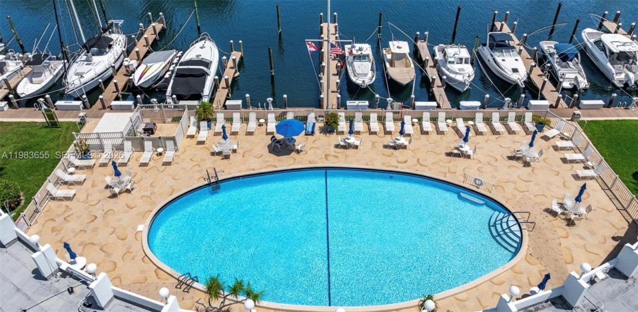 2731 NE 14th St Cswy , Unit 335, Pompano Beach, FL 33062 Photo