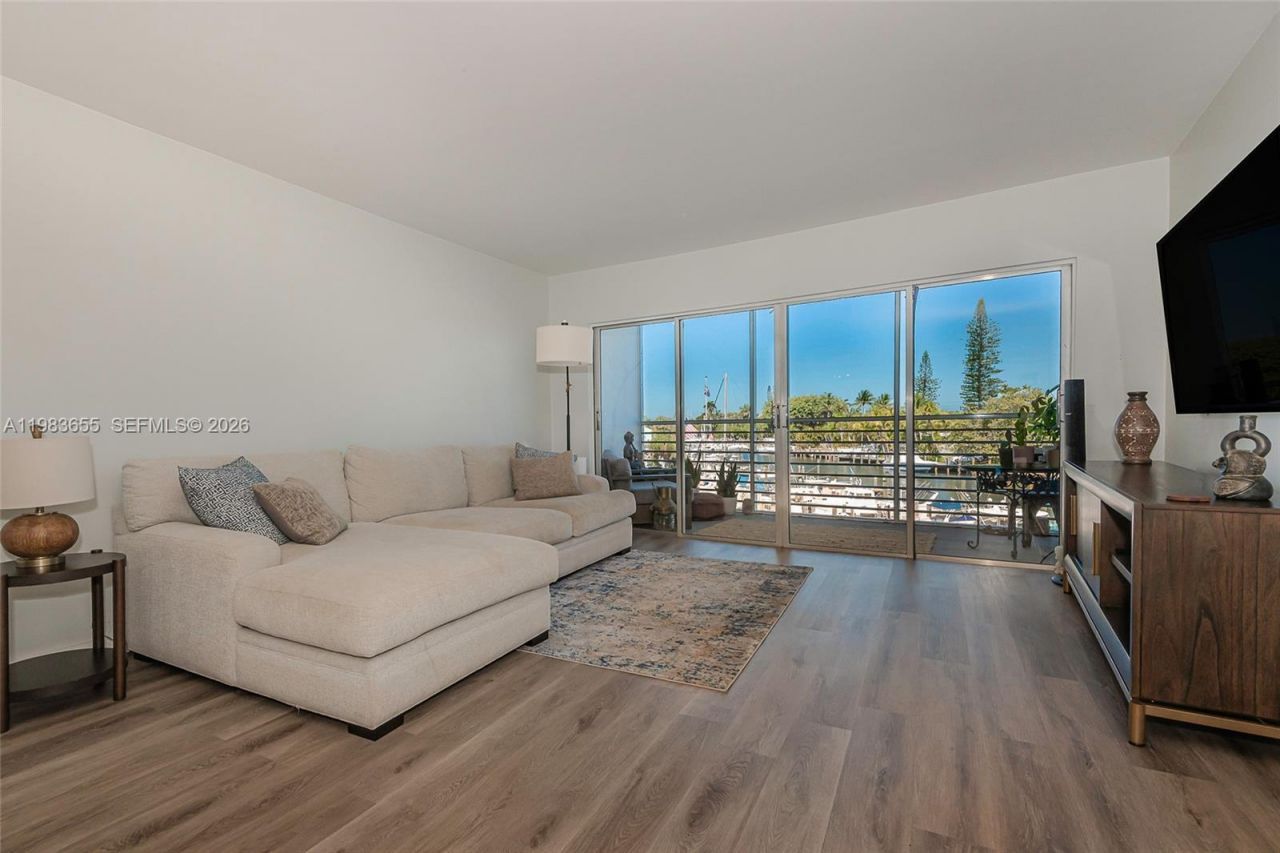 2731 NE 14th St Cswy , Unit 335, Pompano Beach, FL 33062 Photo