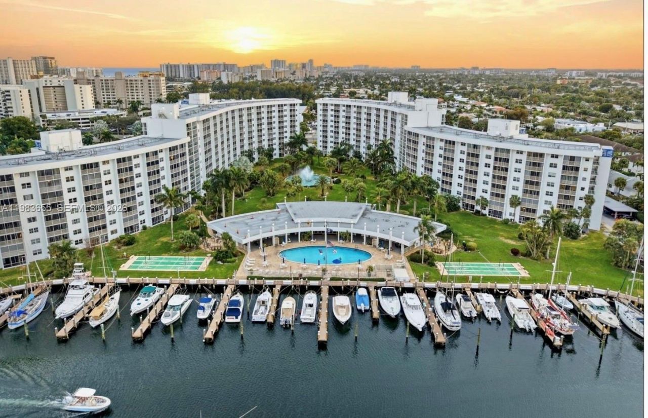 2731 NE 14th St Cswy , Unit 335, Pompano Beach, FL 33062 Photo