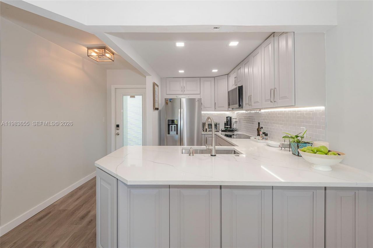 2731 NE 14th St Cswy , Unit 335, Pompano Beach, FL 33062 Photo