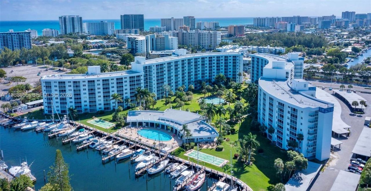 2731 NE 14th St Cswy , Unit 335, Pompano Beach, FL 33062 Photo