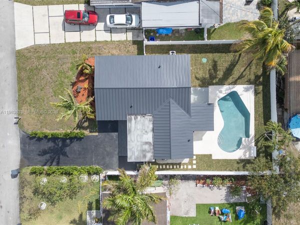 6610 Cody St , Hollywood, FL 33024