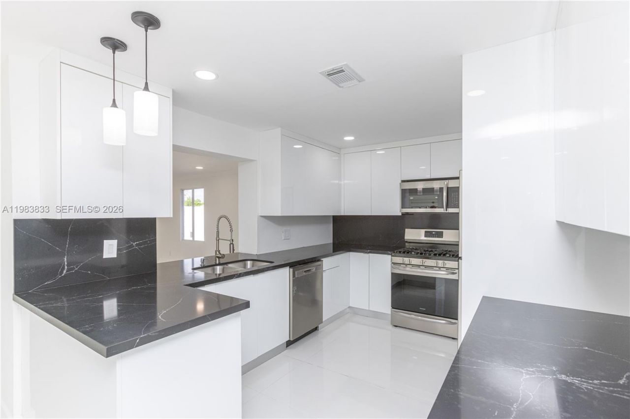 6610 Cody St, Hollywood, FL 33024 Photo