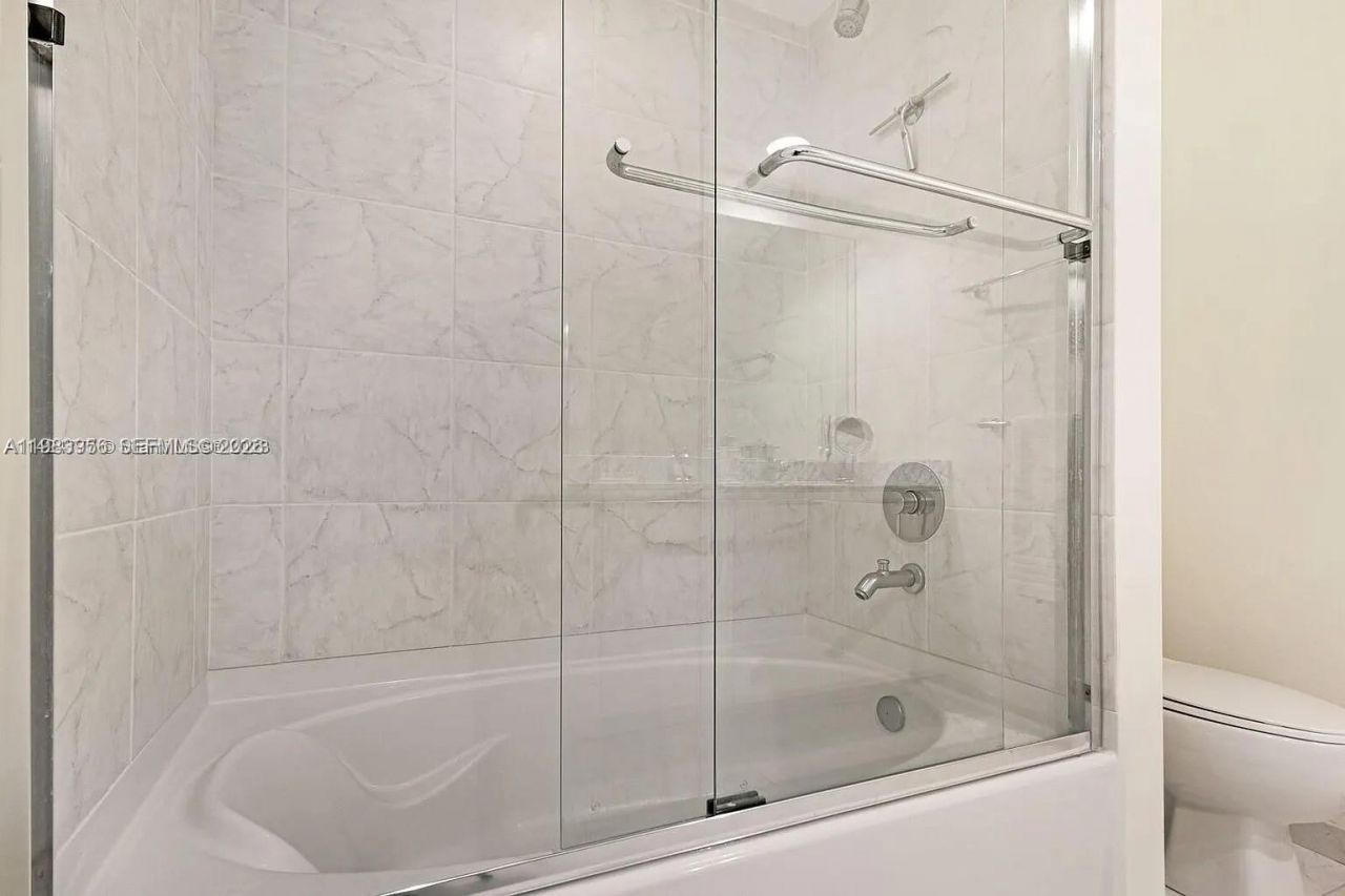 950 Brickell Bay Dr, Unit 3710, Miami, FL 33131 Photo