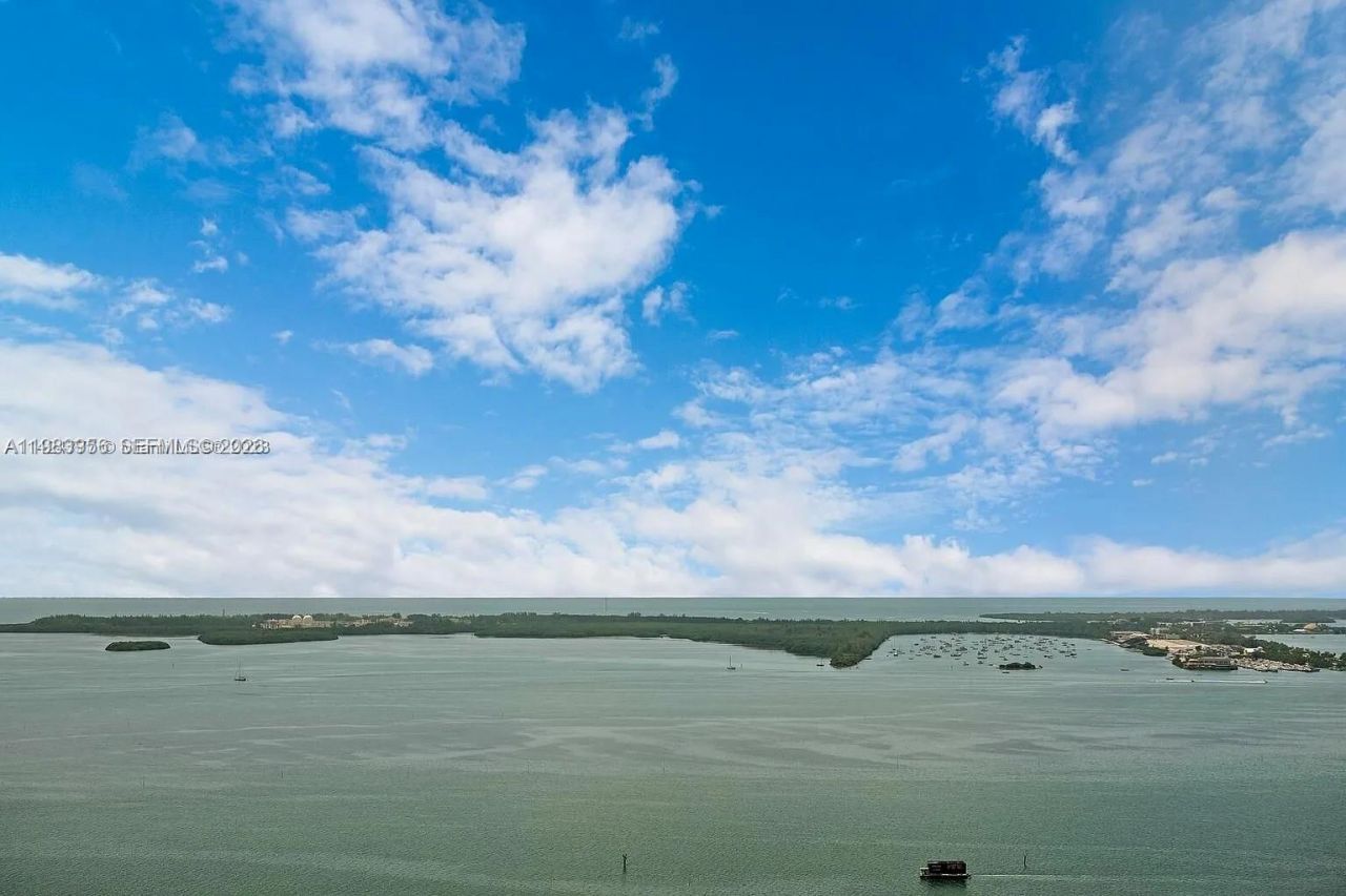 950 Brickell Bay Dr, Unit 3710, Miami, FL 33131 Photo