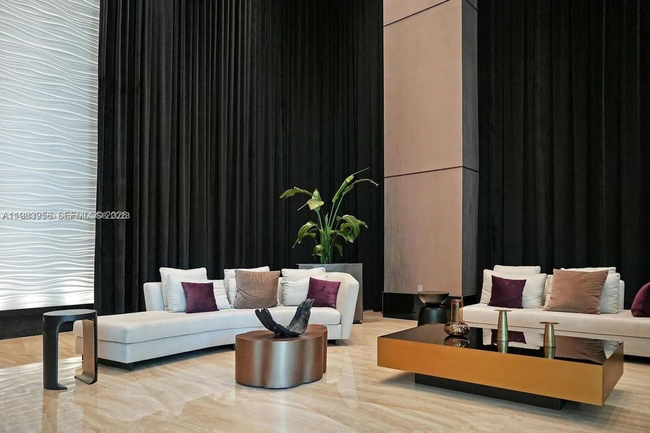 950 Brickell Bay Dr, Unit 3710, Miami, FL 33131 Photo