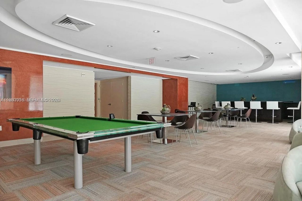 950 Brickell Bay Dr, Unit 3710, Miami, FL 33131 Photo