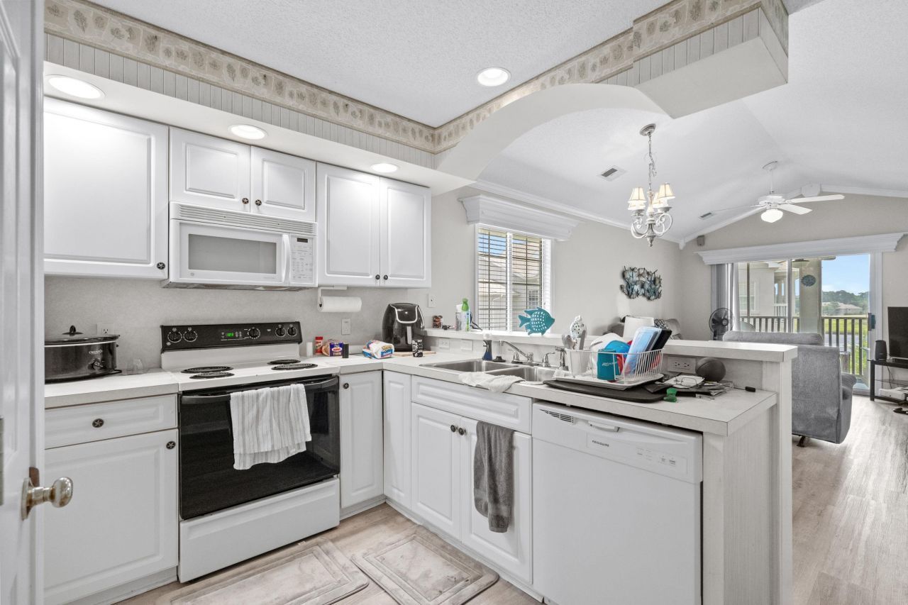 4421 Eastport Blvd. Photo 15