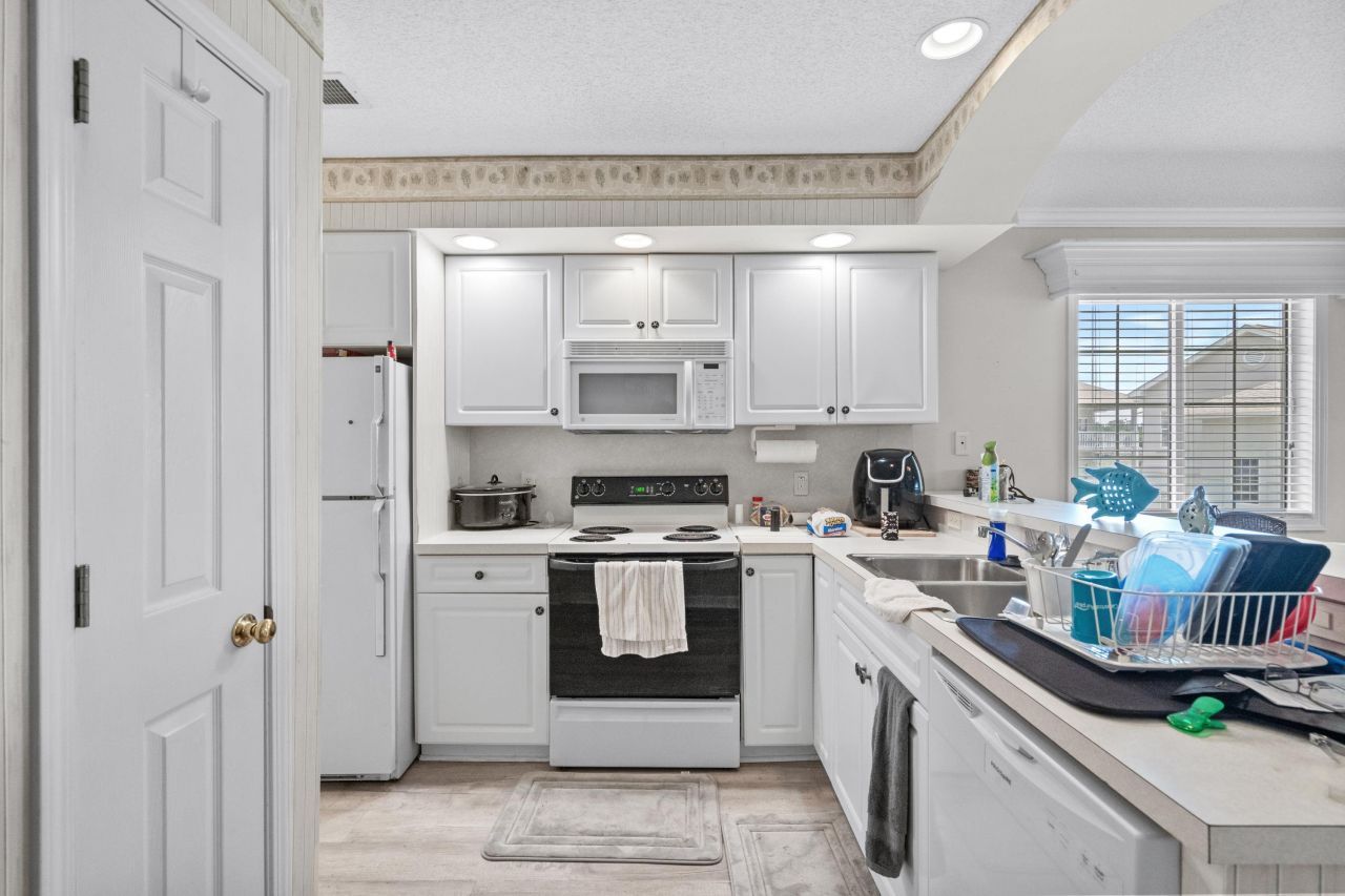 4421 Eastport Blvd. Photo 16