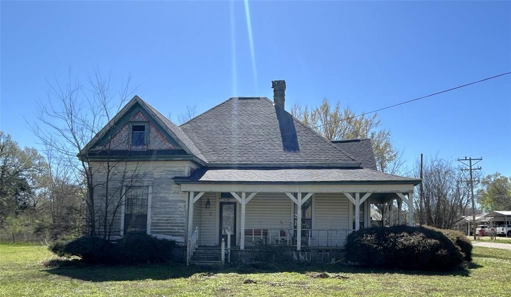 610 South Street, Blossom, TX 75416 Main Photo