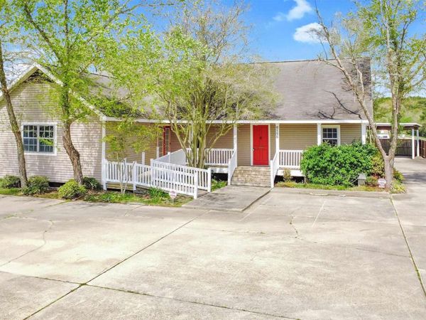 8115 Vincent Rd, Denham Springs, LA 70726