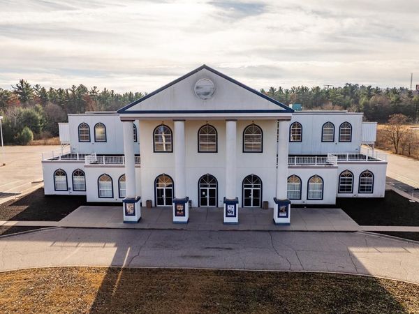 430 W Munroe Avenue, Wisconsin Dells, WI 53965