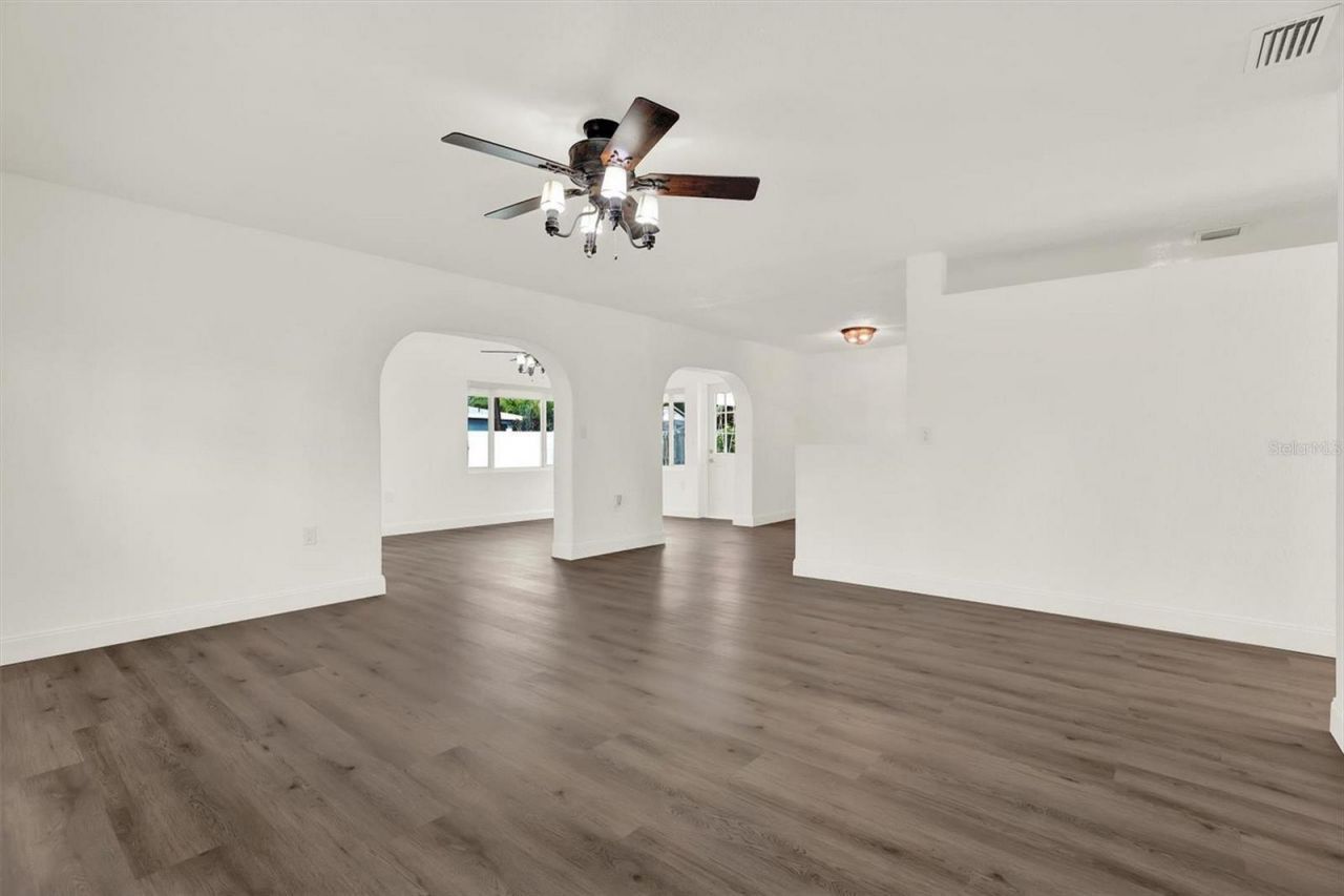 4510 NE Helena Street Ne, Saint Petersburg, FL 33703 Photo