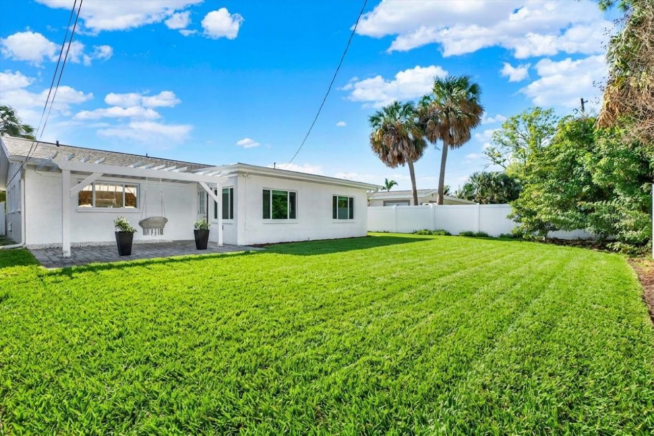 4510 NE Helena Street Ne, Saint Petersburg, FL 33703 Photo