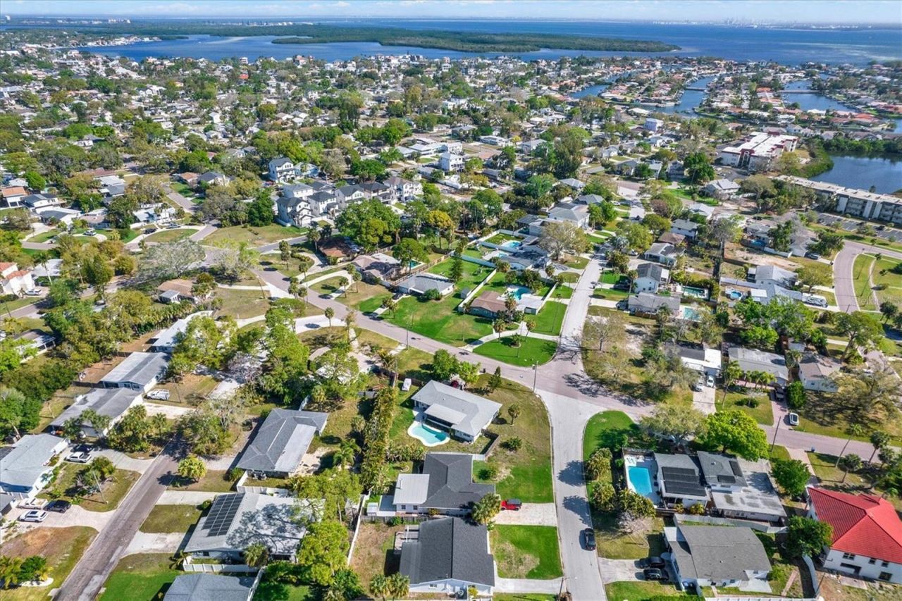 4510 NE Helena Street Ne, Saint Petersburg, FL 33703 Photo