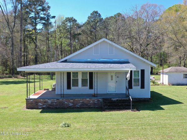 3112 W Highway 98, Summit, MS 39666
