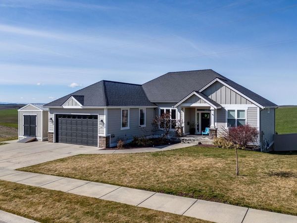 1215 Sunnyside Dr, Pullman, WA 99163