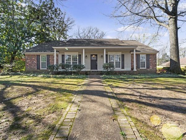 8215 PLANTERS DR, Memphis, TN 38018