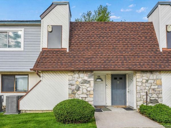 150 POINTE CIR N , Unit 150, Coram, NY 11727