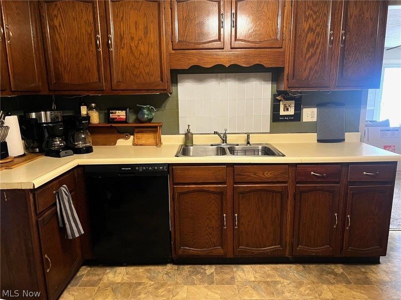 166 Oak Knoll, Niles, OH 44446 Photo 2