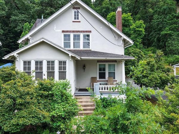 2446 GRANDVIEW AVENUE, READING, PA 19606