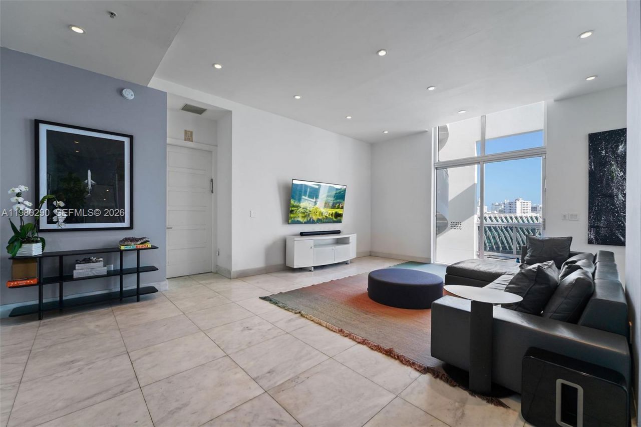 2001 Meridian Ave , Unit PH-16, Miami Beach, FL 33139 Photo