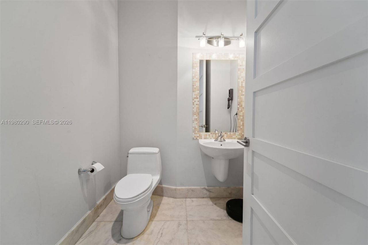 2001 Meridian Ave , Unit PH-16, Miami Beach, FL 33139 Photo